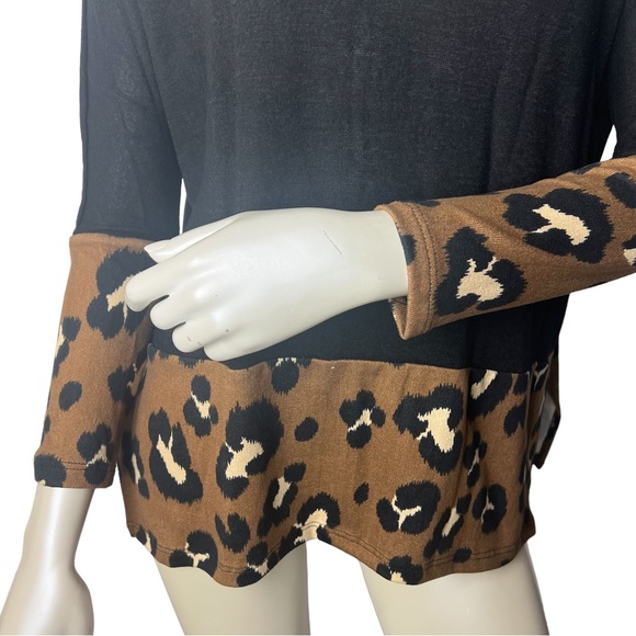 NWOT Summer 10 Black V Neck Animal Print Long Sleeve Knit Top - Picture 4 of 8